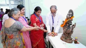 एसजीआरआर मेडिकल काॅलेज में चिकित्सा शिक्षा में बुनियादी पाठयक्रम पर