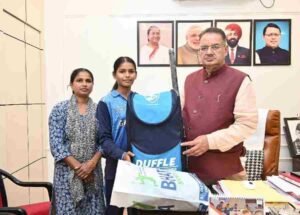 कैबिनेट मंत्री गणेश जोशी ने प्रेमनगर निवासी कक्षा 8वीं की