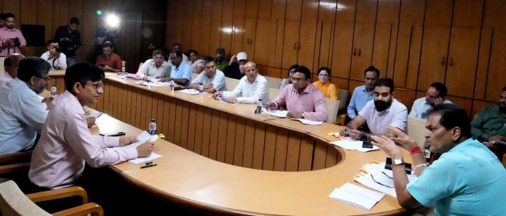 पुनर्गठन मंत्री प्रेम चन्द अग्रवाल ने अधिकारियों को दिए निर्देश,