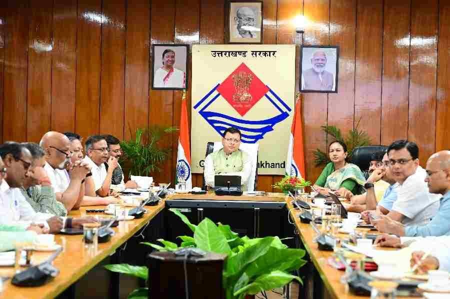 प्रदेश में पहली बार मुख्यमंत्री ने सचिव समिति को किया