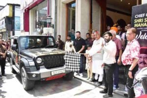 महाराज ने सबसे बड़े फ़ूड टूर को झण्डी दिखाकर रवाना