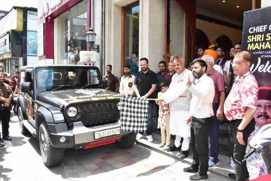 महाराज ने सबसे बड़े फ़ूड टूर को झण्डी दिखाकर रवाना