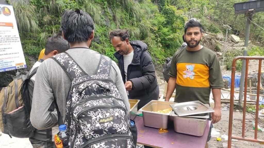 मुख्यमंत्री धामी के निर्देशानुसार रेस्क्यू के साथ राहत एवं उपचार
