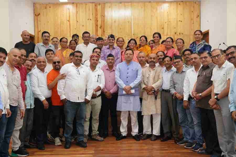 मुख्यमंत्री धामी से उत्तराखण्ड राज्य आन्दोलनकारी मंच के पदाधिकारियों ने