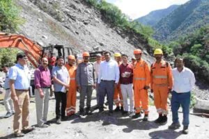 रुद्रप्रयाग जनपद के प्रभारी सचिव डॉ. आर राजेश कुमार ने