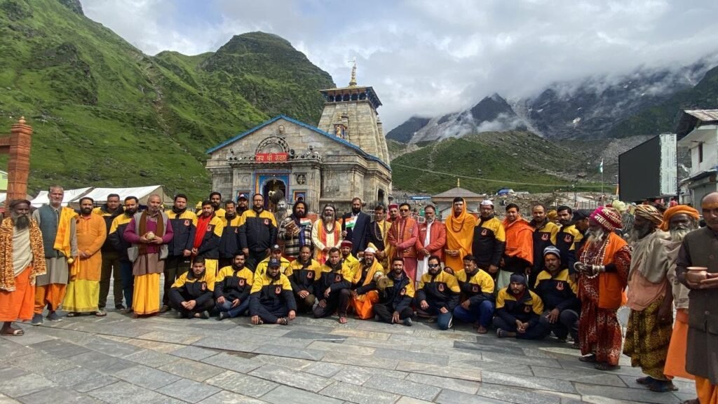 श्री बदरीनाथ -केदारनाथ मंदिर समिति ने धूमधाम से मनाया स्वतंत्रता