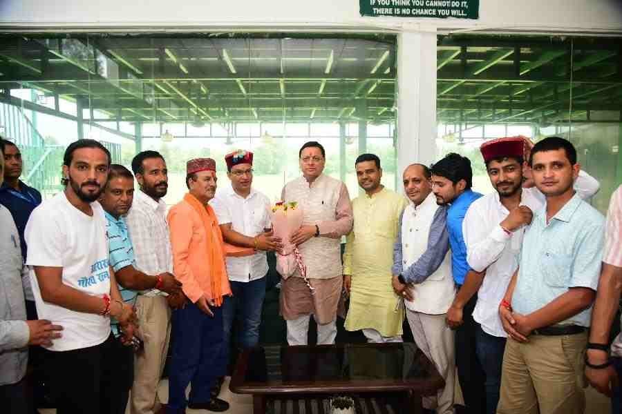 सीएम धामी से पुरोला विधानसभा से आए प्रतिनिधिमंडल ने की
