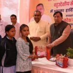 सरकार आपके द्वारः सांसद आदर्श ग्राम हरियावाला में सांसद नरेश बंसल ने सुनी जन समस्याएं – HNM