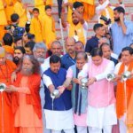 गंगा तट पर गूंजे आध्यात्म और संस्कृति के स्वर, मुख्यमंत्री धामी व भाजपा राष्ट्रीय अध्यक्ष नितिन नबीन ने की भव्य गंगा आरती – HNM
