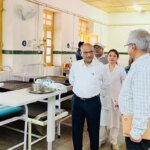 गढ़वाल मंडल आयुक्त आनंद स्वरूप ने जिला चिकित्सालय का औचक निरीक्षण कर परखी स्वास्थ्य सेवाएं, दिए निर्देश – HNM