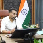 दो दिन के कार्य को 06 माह तक लटकाना पडा भारी, डीएम डॉ. आशीष चौहान ने सहायक अभियंता को दी प्रतिकूल प्रविष्टि – HNM
