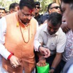 आम महोत्सव कार्यक्रम में मुख्यमंत्री पुष्कर सिंह धामी ने “बीज संजीवनी अभियान” का किया शुभारंभ – HNM