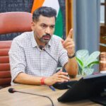 ई-ऑफिस व्यवस्था प्रभावी एवं सुगम बनाने के डीएम आशीष चौहान ने दिए निर्देश – HNM
