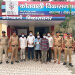 सार्वजनिक स्थान पर जुआ खेलने वाले अभियुक्तों को पुलिस ने किया गिरफ्तार – HNM