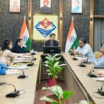 देहरादून में निर्धारित स्थलों पर ही पटाखों की बिक्री की अनुमति, बाजारों में अग्नि सुरक्षा सुनिश्चित करने के निर्देश – HNM
