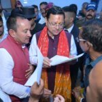 मुख्यमंत्री पुष्कर सिंह धामी ने पैतृक गांव में ग्रामीणों एवं जनप्रतिनिधियों से की मुलाकात – HNM